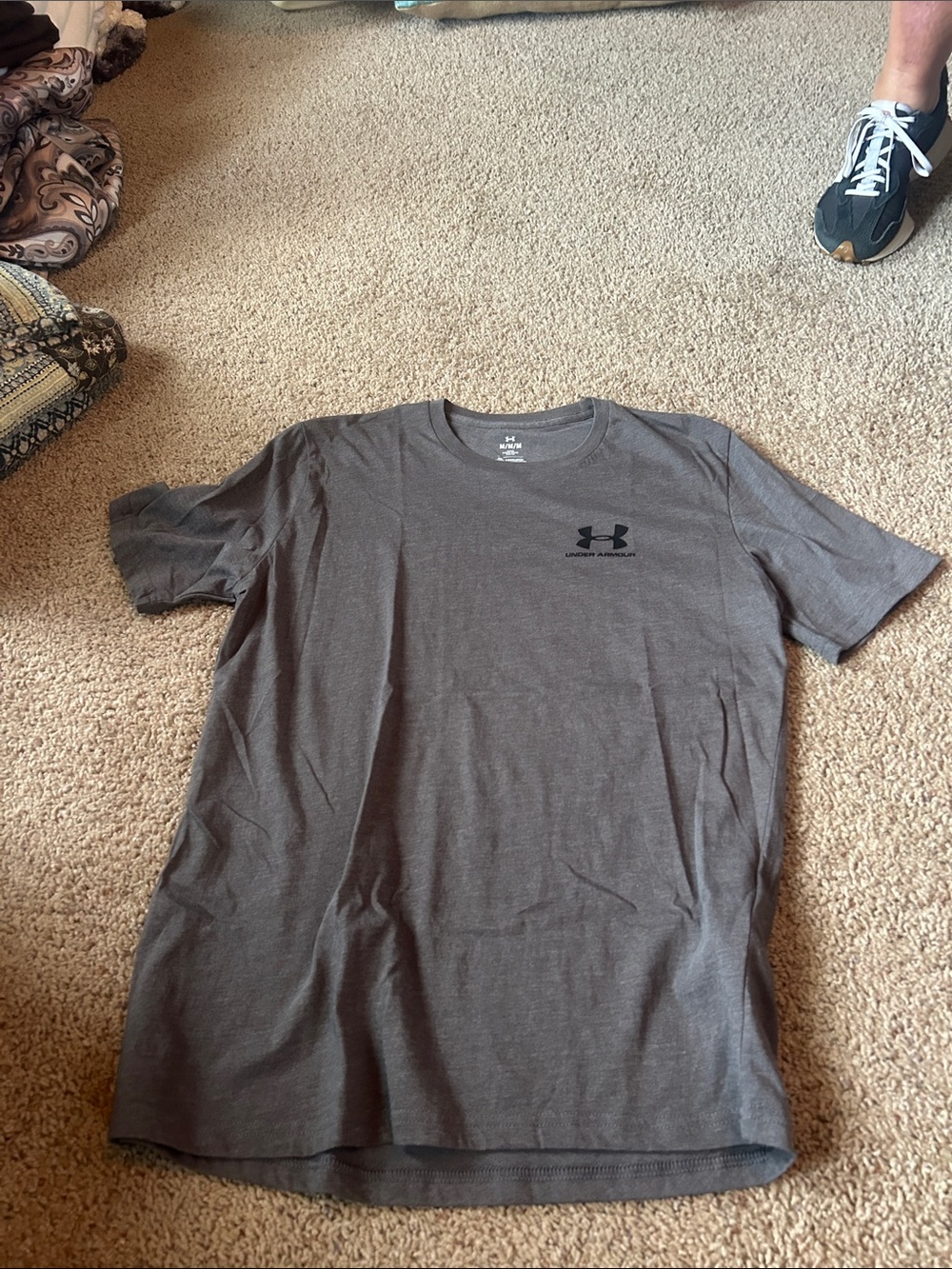 Under Armour Men's Dark Heather Gray Short Sleeve Athletic Tee